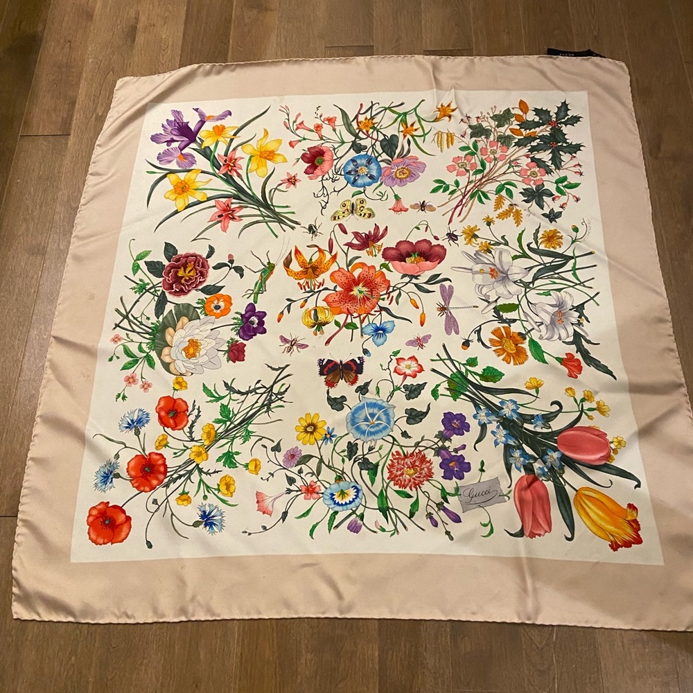 COPY - Gucci Flora print 90 cm carré scarf